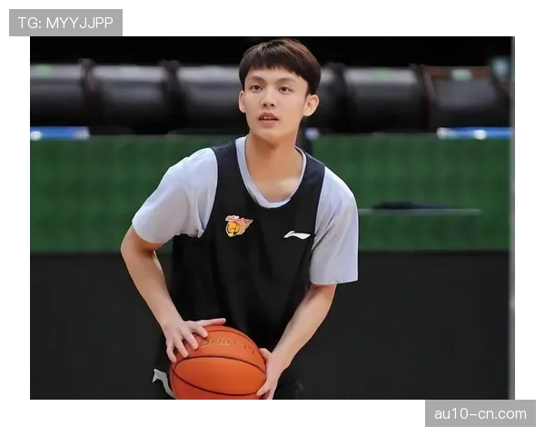 广州特雷维林·奎因场均抢断联赛第一 季后赛G1用外线压迫直接打乱广东进攻节奏